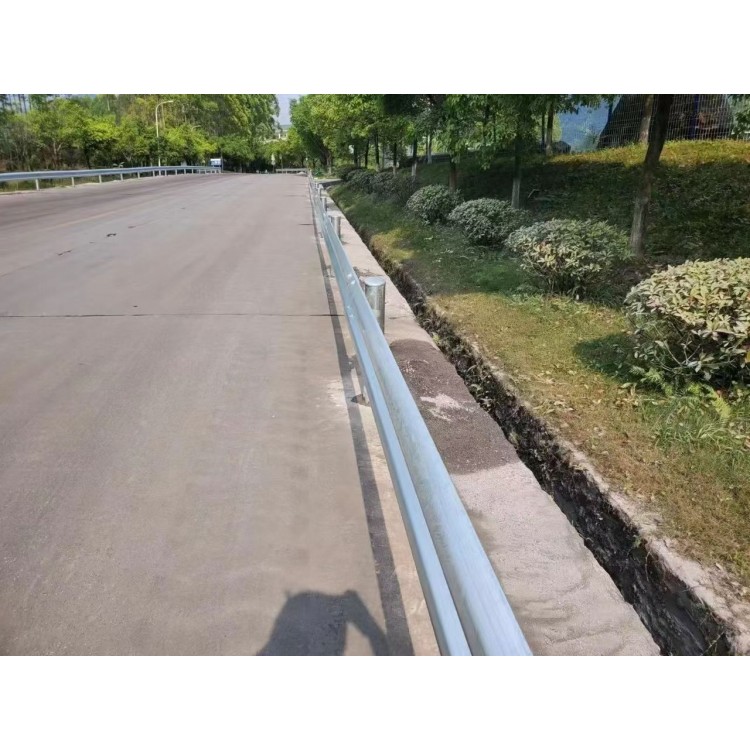广东沿海护栏厂家 市政护栏采购源头厂家钢材热浸锌喷塑护栏批发